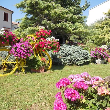 Apartments Mihalic Baška Buitenkant foto