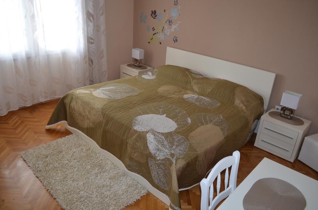Apartments Mihalic Baška Kamer foto