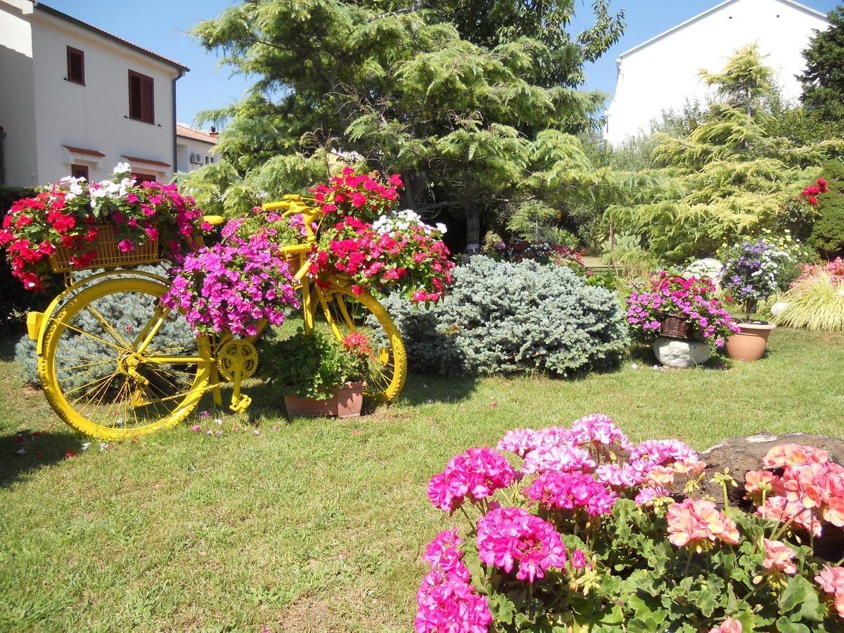 Apartments Mihalic Baška Buitenkant foto